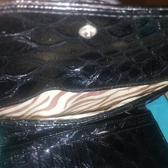 Guess wallet used - Picture 4 of 5